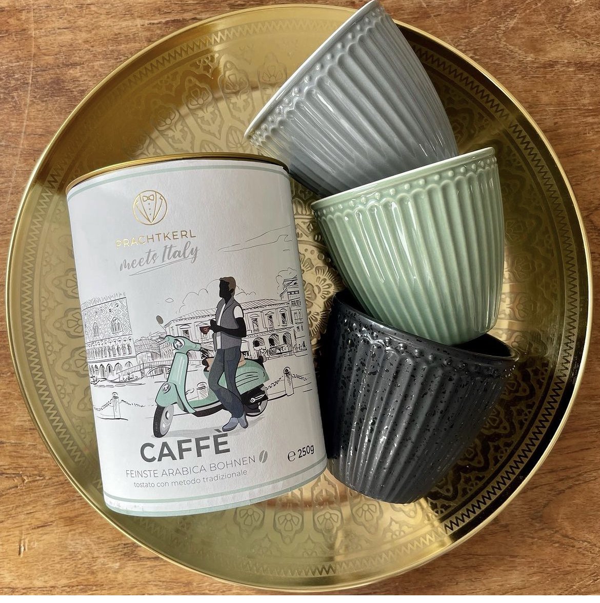 La Dolce Vita in jeder Tasse: Italienische Kaffeebohnen in praktischer Geschenkdose für deinen Prachtkerl - MyFavees-Shop